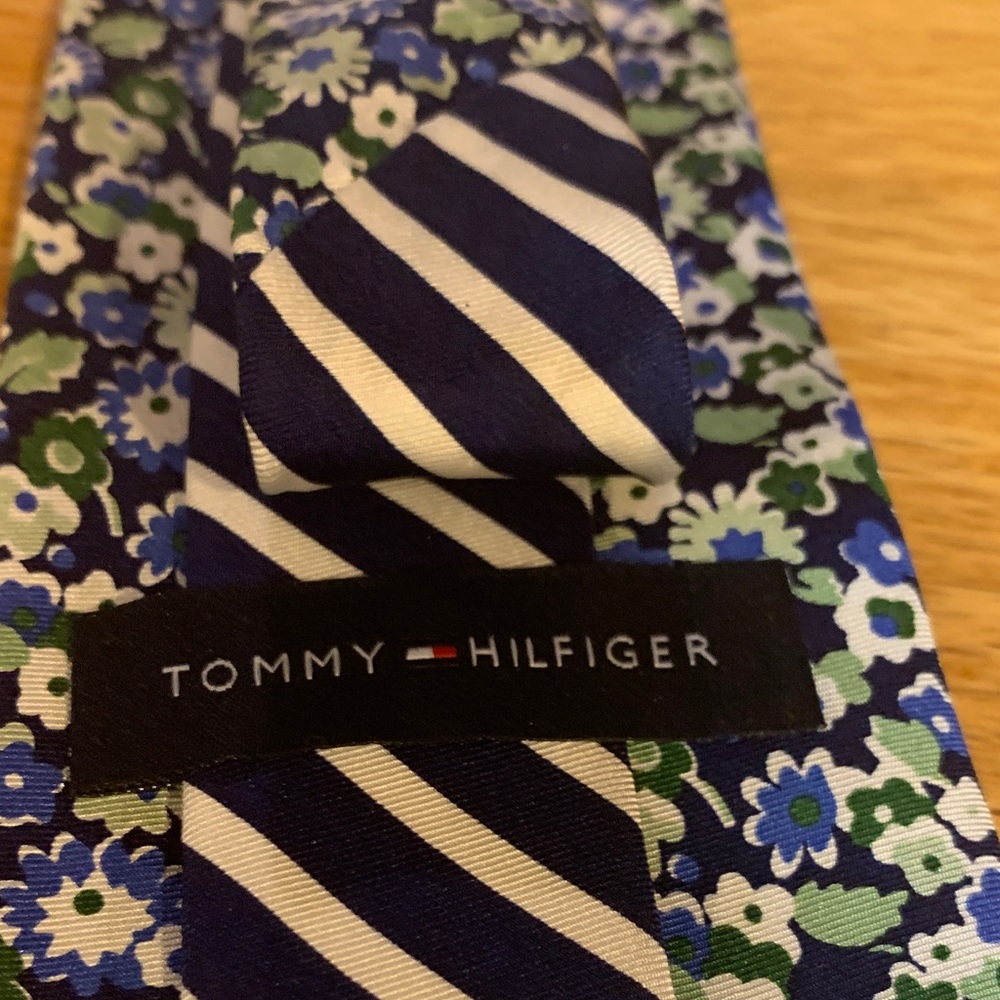 Tommy Hilfiger Floral Blue and Green Tie - Picture 3 of 7